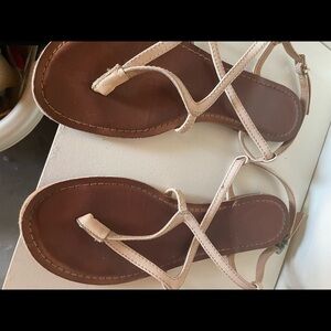 Express | Strappy Crossover Sandals​​